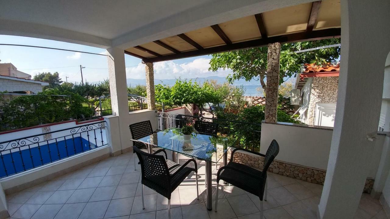 Holiday House Iva Slatine Exterior photo